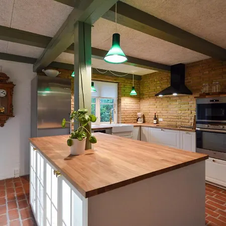 Semesterbostad Four-bedroom Holiday With A Fireplace In Romo *